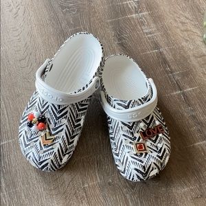 Drew Barrymore x Crocs